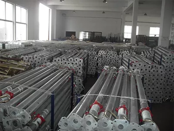 钢支撑成品待发 (1)